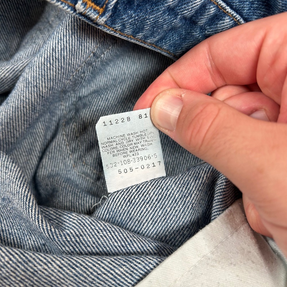 Vintage Levis 505 Jeans Mens 32x31 Blue Medium Wash Regular Fit Straight Leg USA - Picture 9 of 16